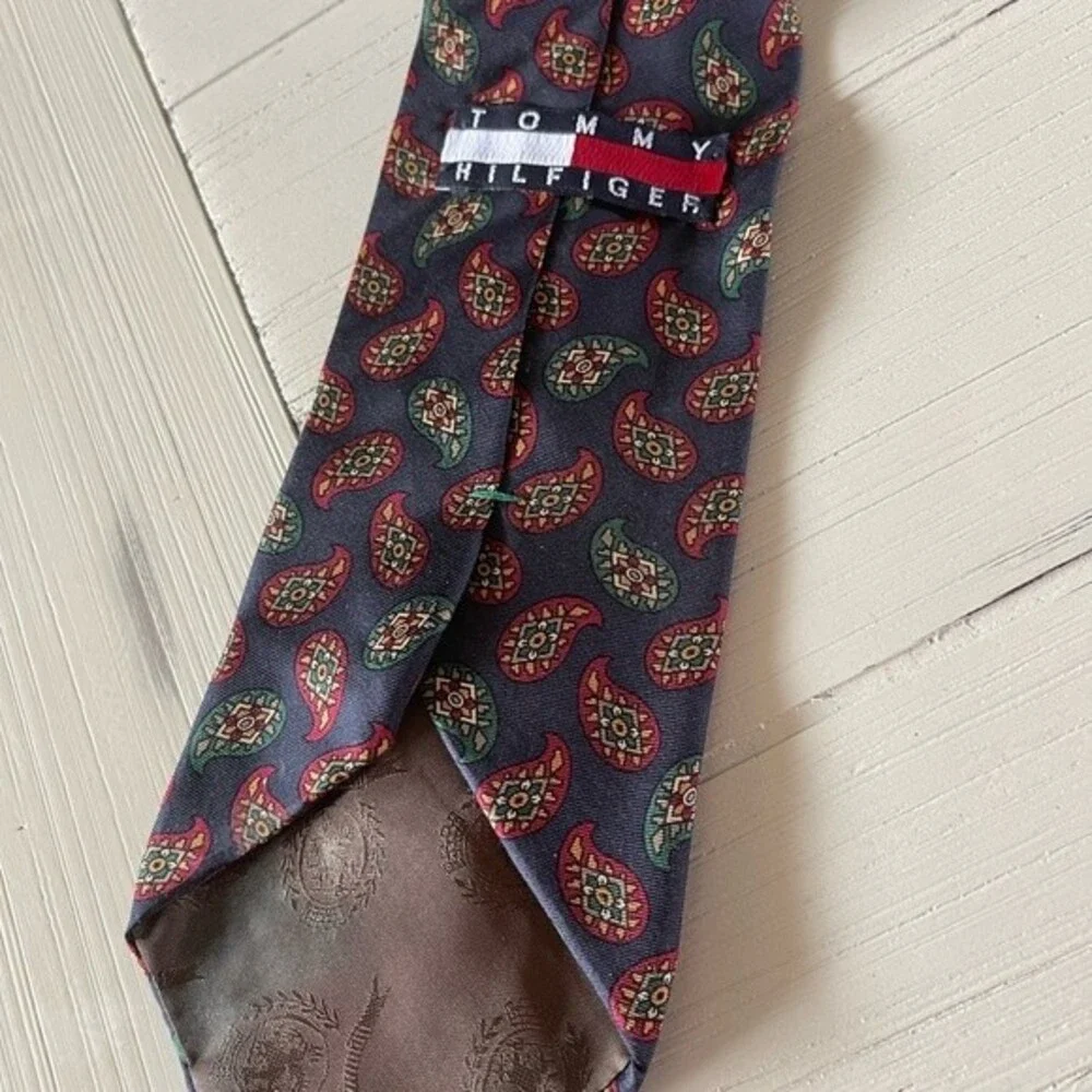 Tommy Hilfiger Y2K Silk Tie Navy  Paisley Red Green and Gold 🎶